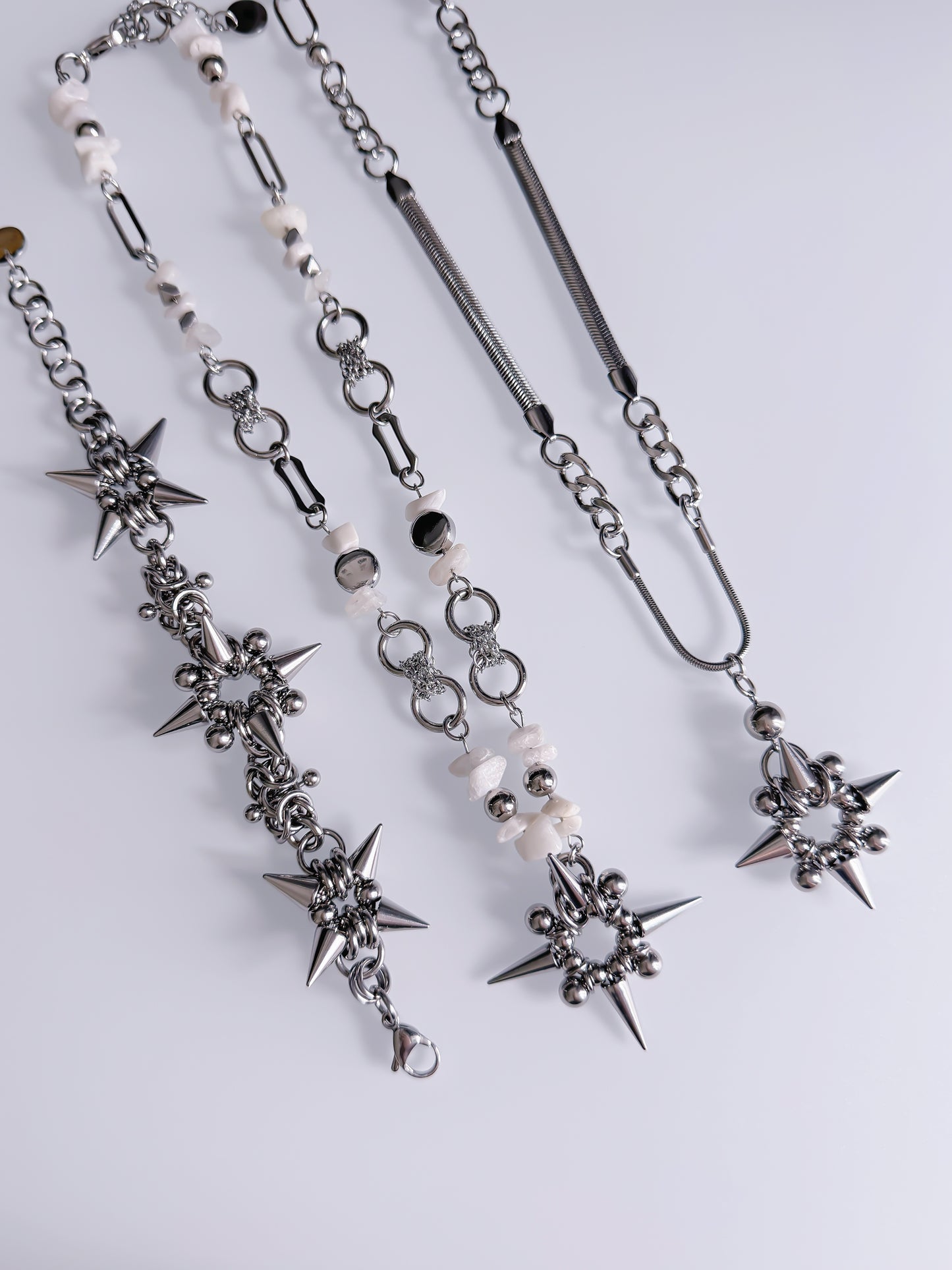 16°C Touch Necklace - White