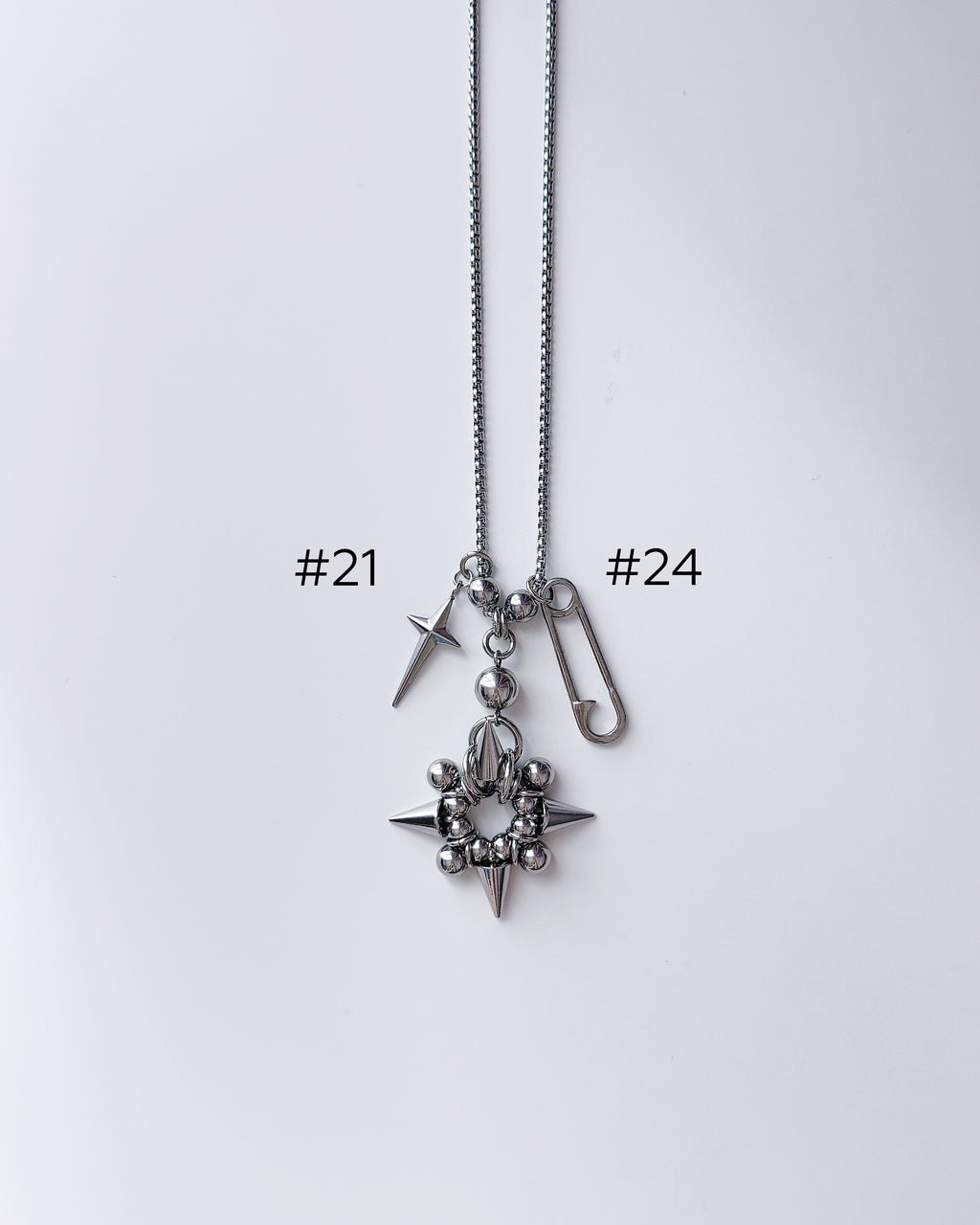 [Long Chain] Facade Necklace Charm Bar