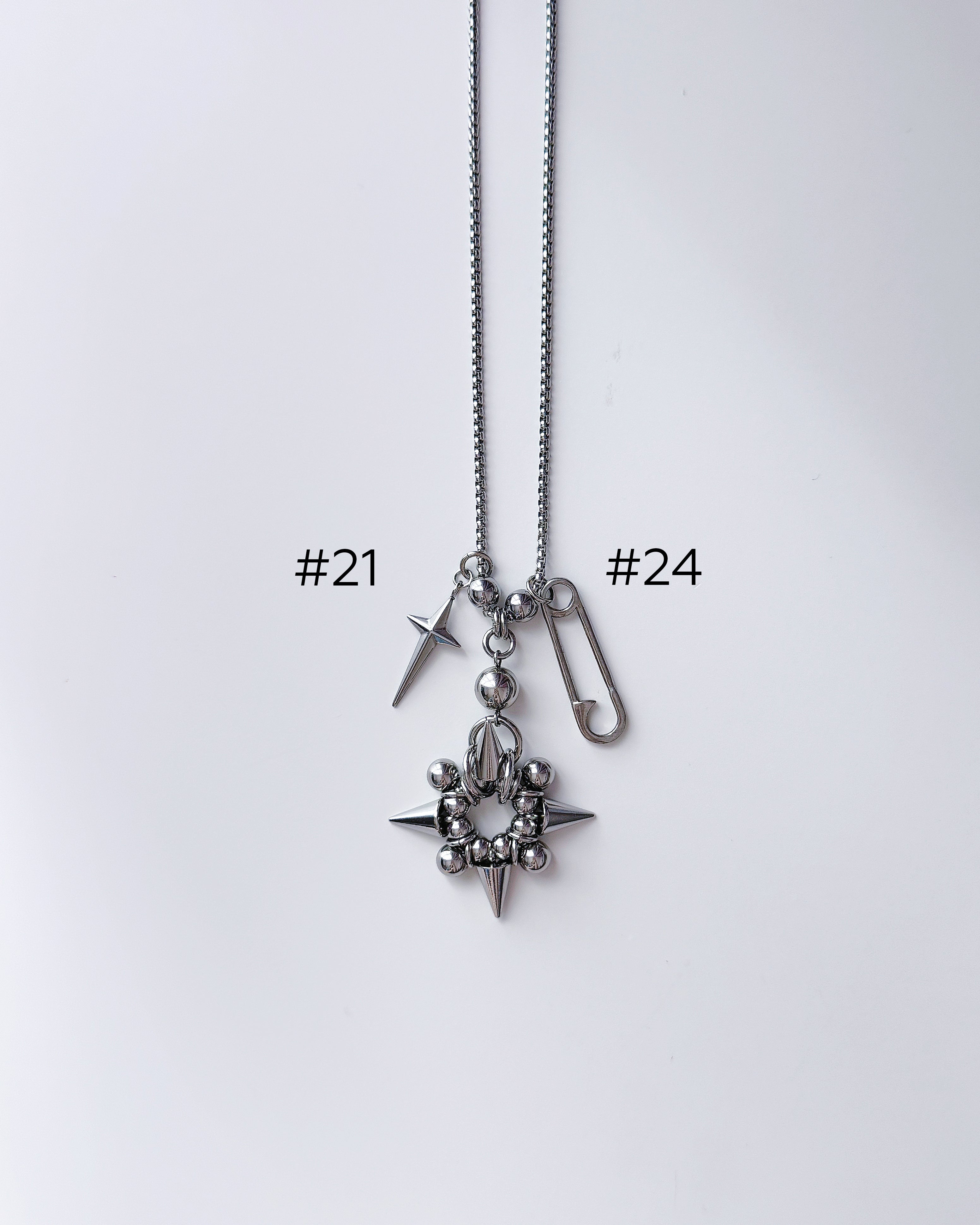 [Long Chain] Facade Necklace Charm Bar