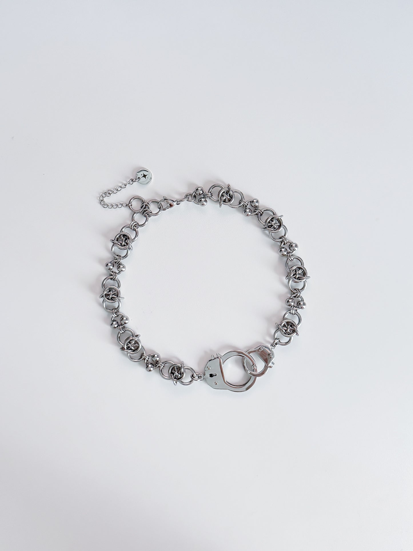 Hand Cuff Choker