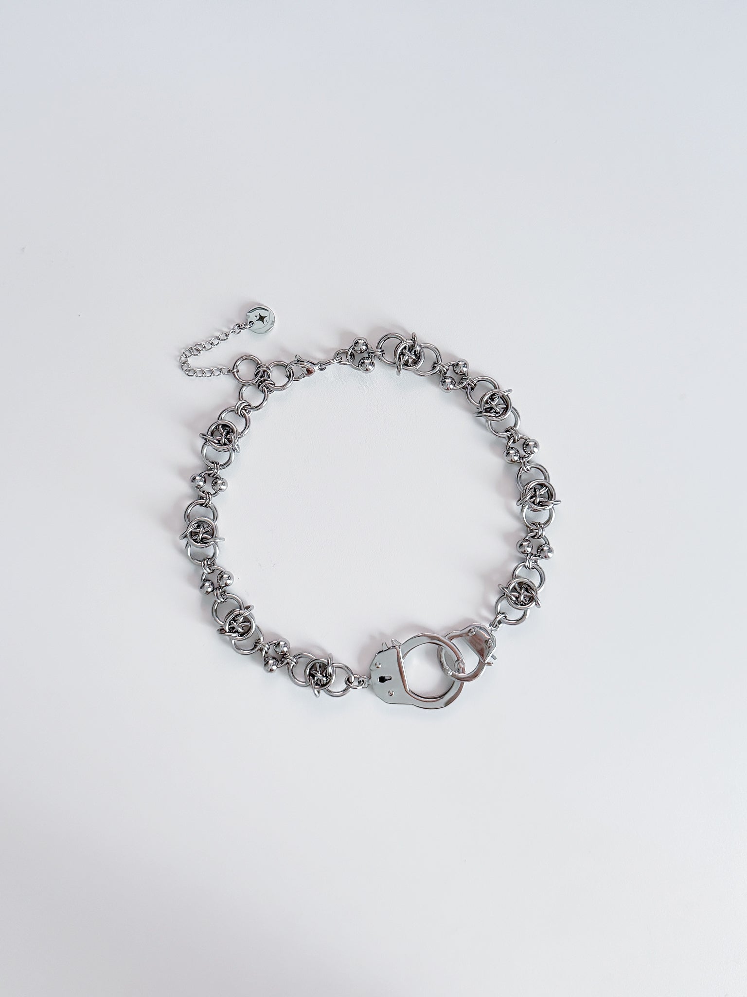Hand Cuff Choker