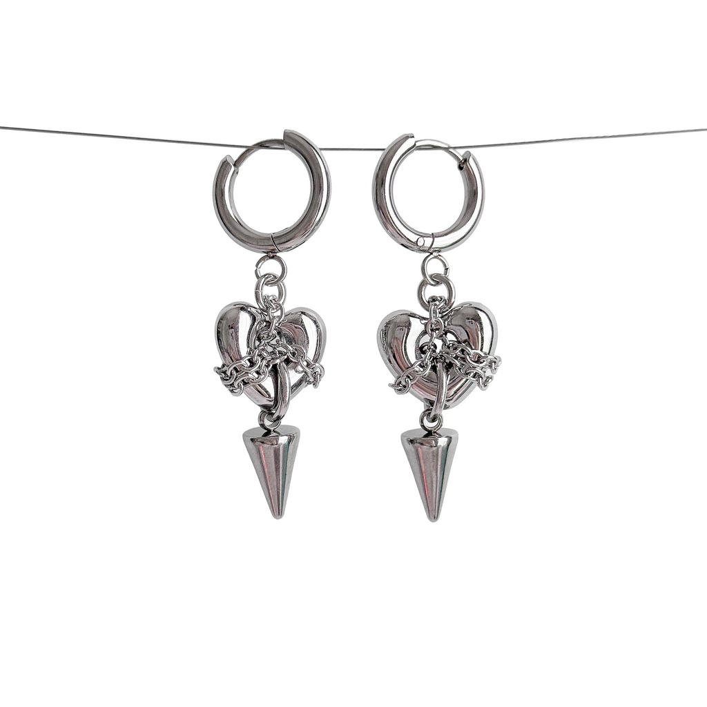 Chained Heart Ear Ring